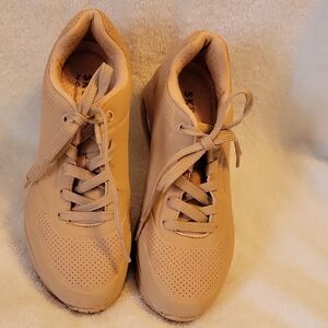 Skechers Women's Tan Sneakers Size 6.5